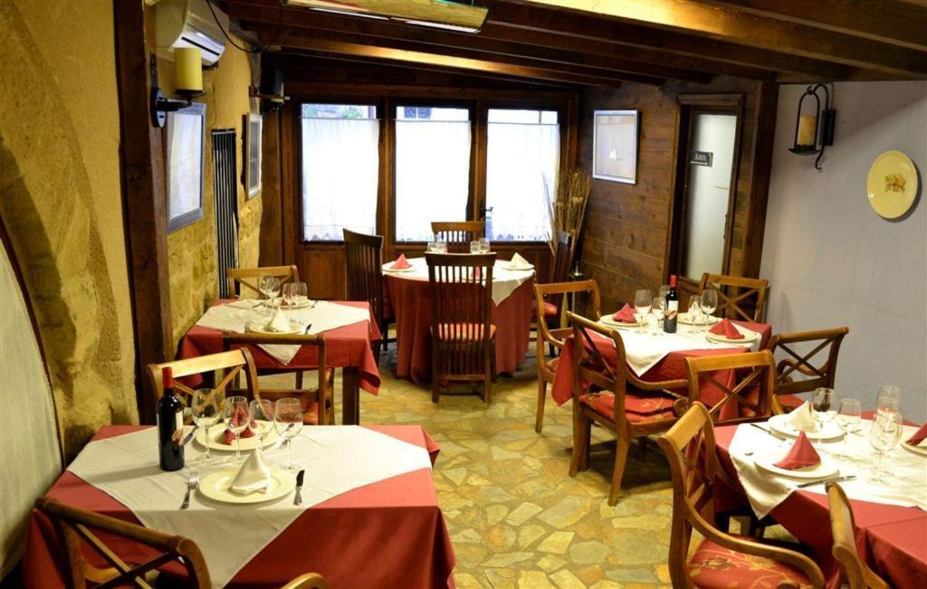 Posada Abadia De Siétamo Zewnętrze zdjęcie